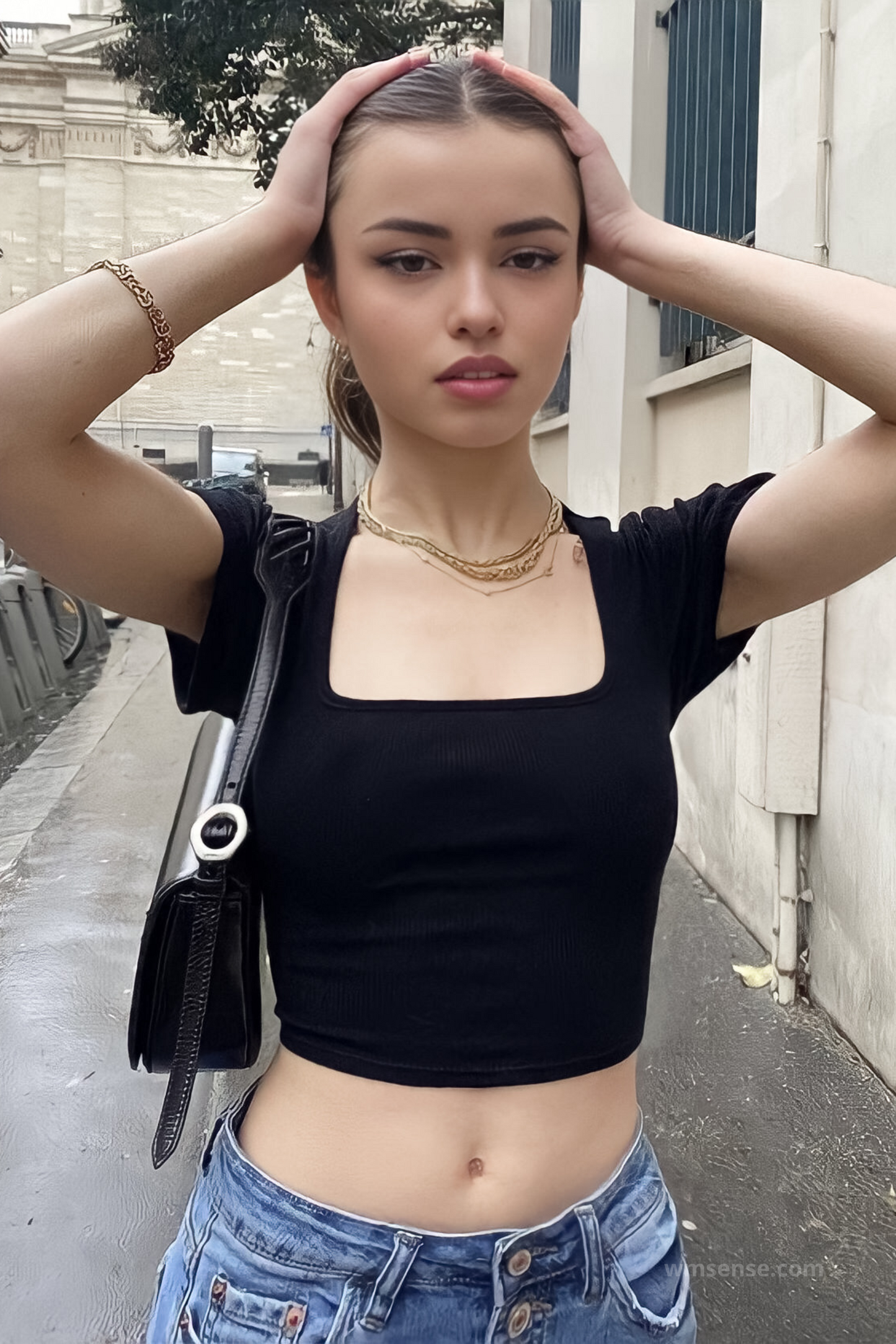 DANI SQUARE TOP BLACK