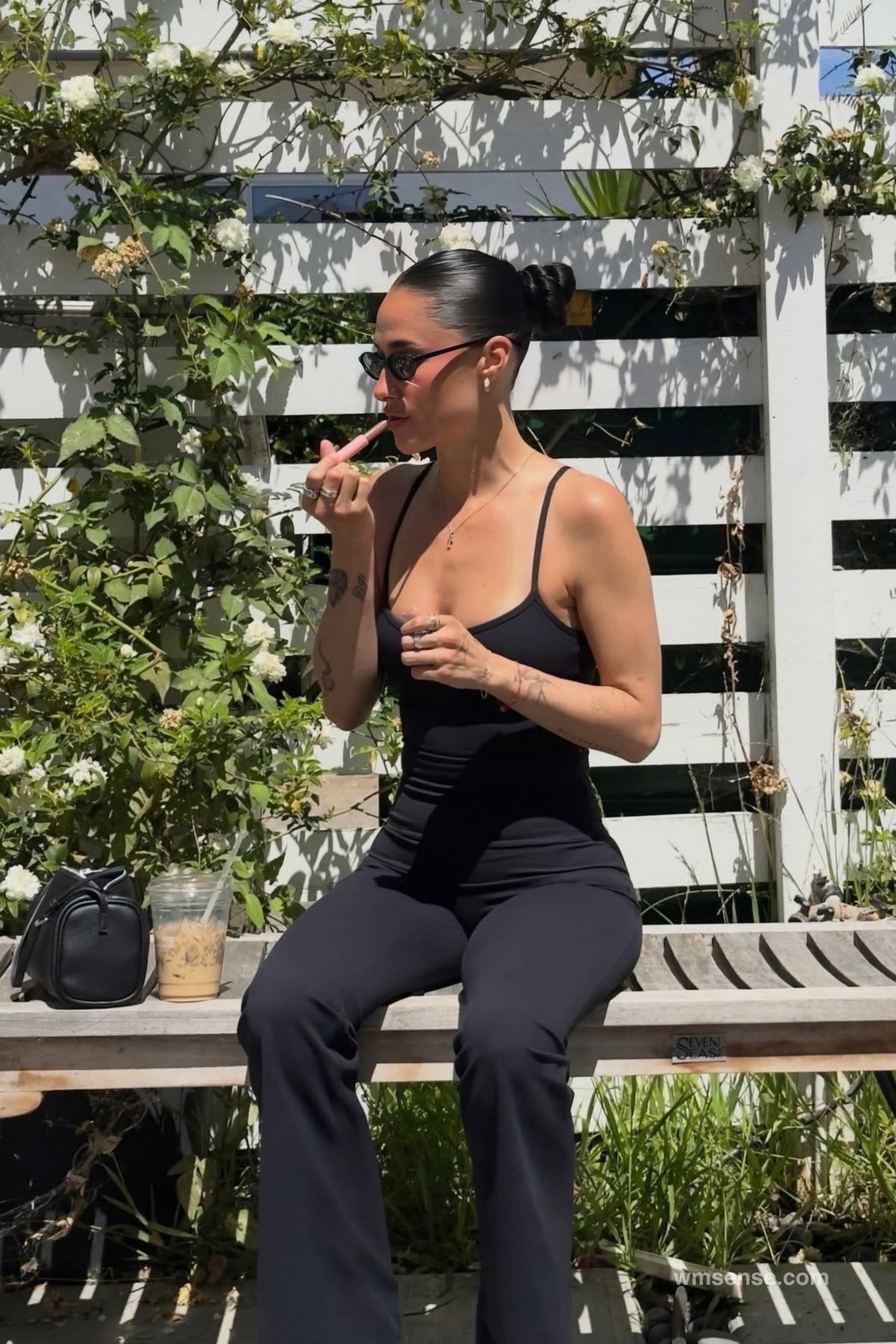 EFFORTLESS ESSENTIAL SET BLACK